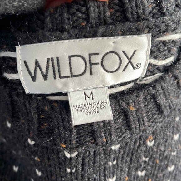 WILDFOX “Effie” charcoal grey crew neck sweater with tassels Size Medium - Picture 4 of 4